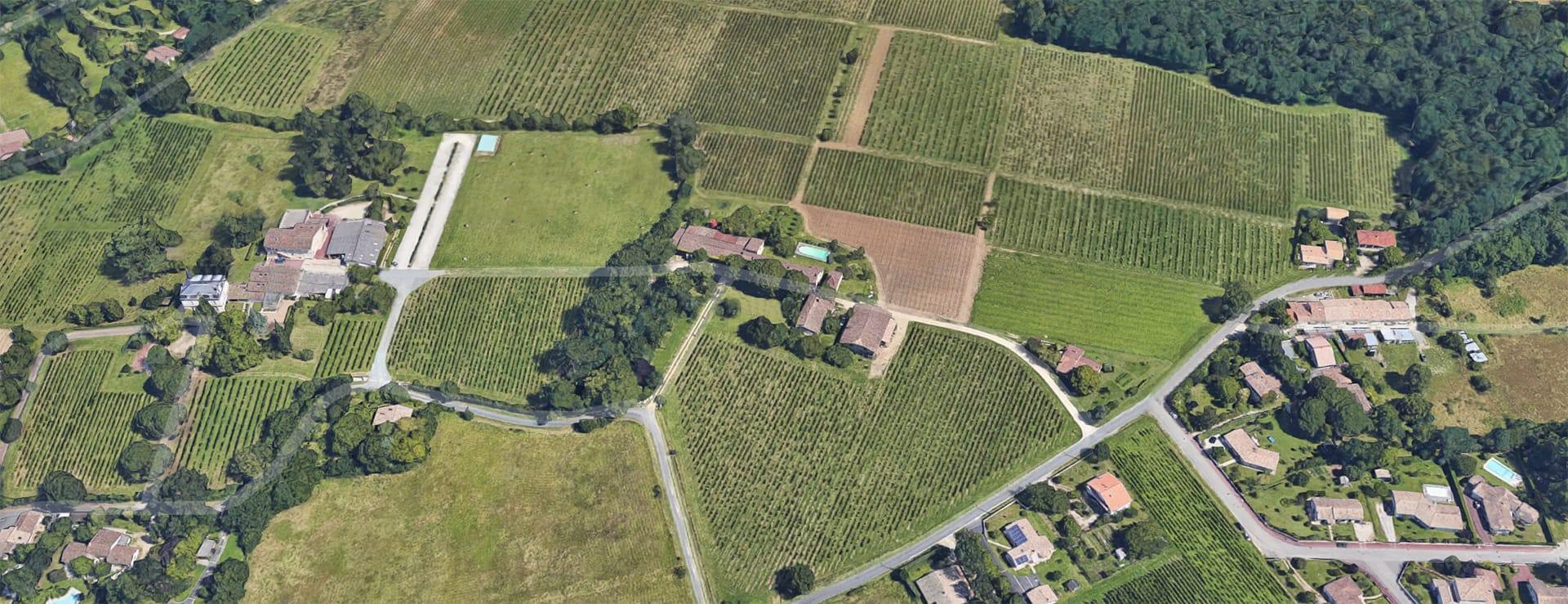 Vue de haut du château Brethous